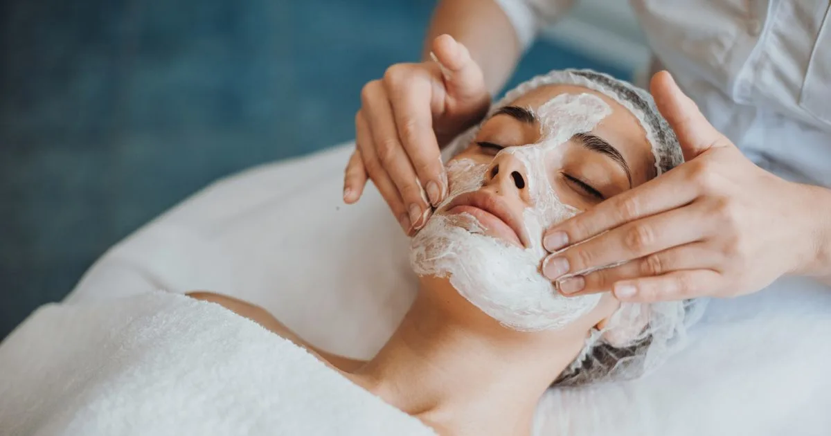 Medical-grade skincare procedure focused on deep exfoliation to accelerate skin results timeline.
